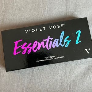 NEW Violet Voss Essentials 2 Eyeshadow Palette